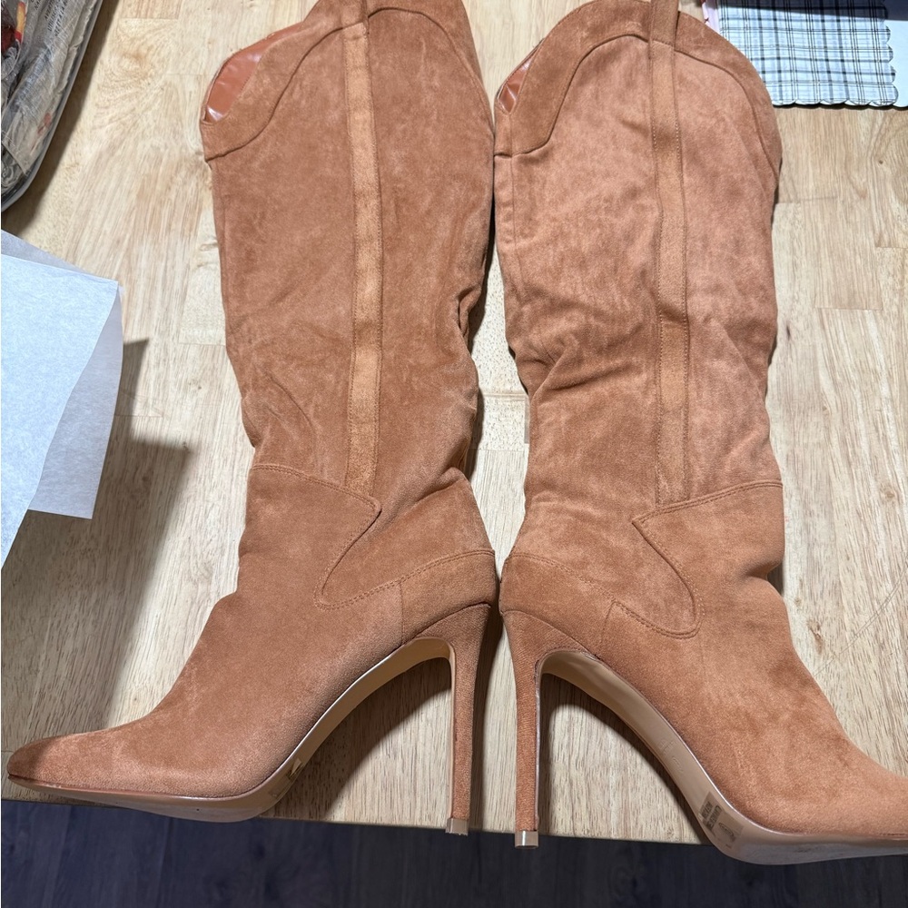 Lulu's Sayyna style tan heeled boots, NIB